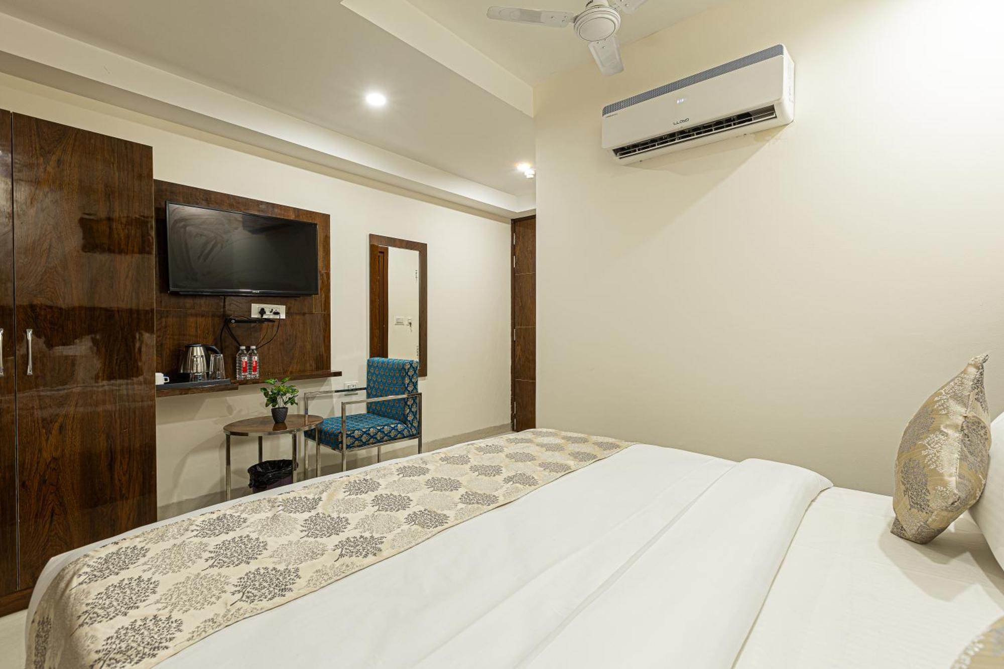 ניו דלהי Hotel Emblem Suites- Near Delhi Airport מראה חיצוני תמונה
