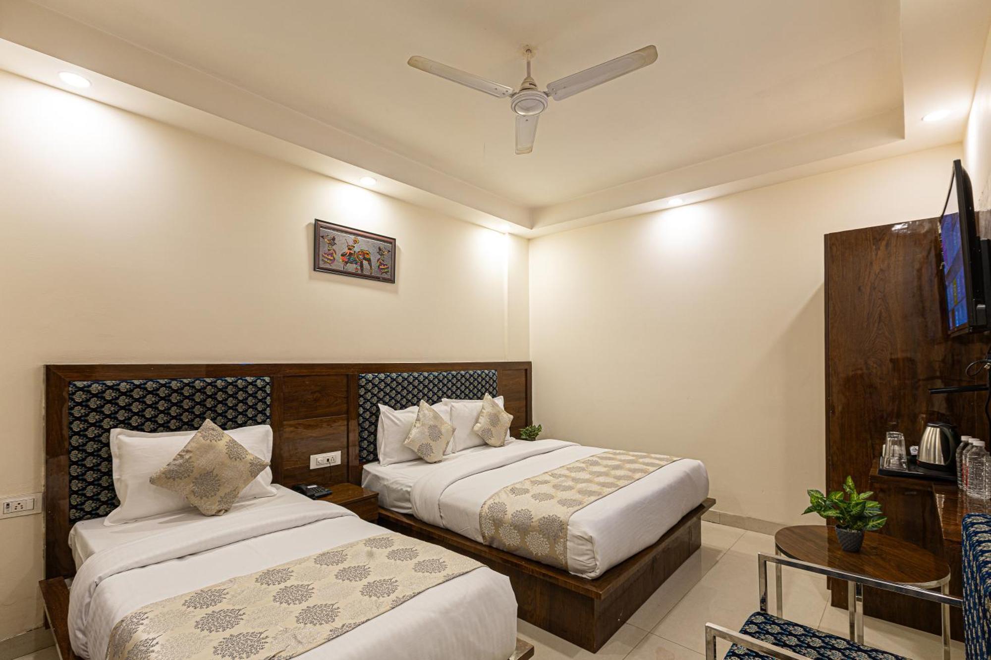 ניו דלהי Hotel Emblem Suites- Near Delhi Airport מראה חיצוני תמונה