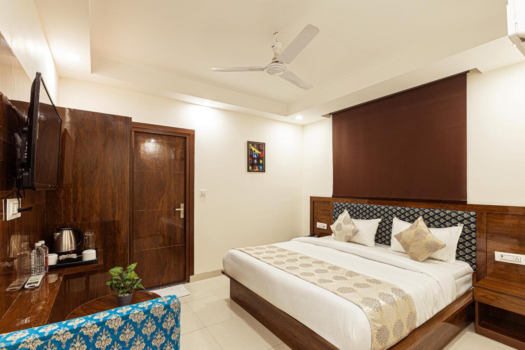 ניו דלהי Hotel Emblem Suites- Near Delhi Airport מראה חיצוני תמונה