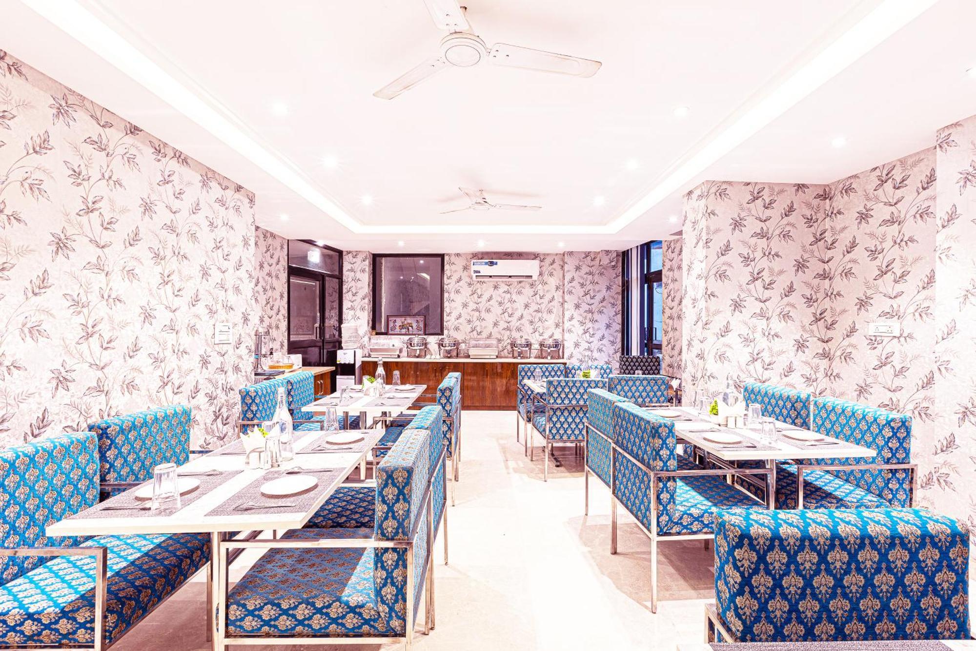 ניו דלהי Hotel Emblem Suites- Near Delhi Airport מראה חיצוני תמונה